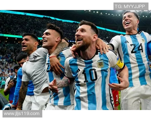 足球球星的权利与影响力解析：从梅西到C罗的全球商业帝国与社会责任