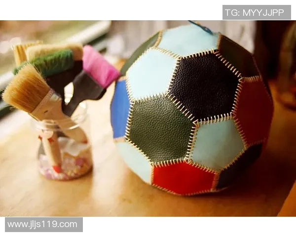 如何巧妙收纳足球星卡避免损坏与丢失的实用技巧及创意方案