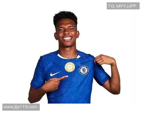 巴西新足球星横空出世掀起绿茵热潮引发世界球迷高度关注