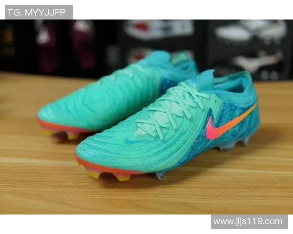 球星签名鞋如何影响足球装备市场与球员表现分析 球星签名鞋如何影响足球装备市场与球员表现分析